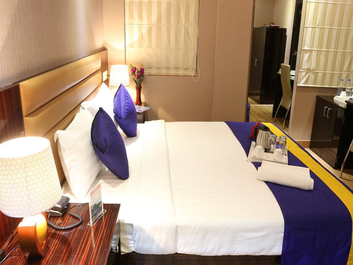 Oyo 662 Hotel Comfotel Calcutta Eksteriør billede
